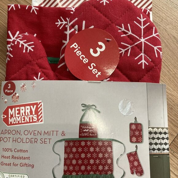 Apron Set Christmas Holiday Baking Oven Mitt Potholder Kitchen Merry Moments - Picture 2 of 11